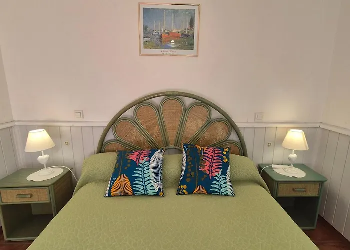 Maison Cote Sud Avec Piscine A *