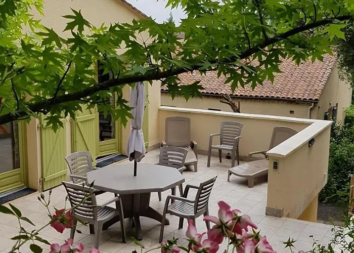 Maison Cote Sud Avec Piscine A בית נופש